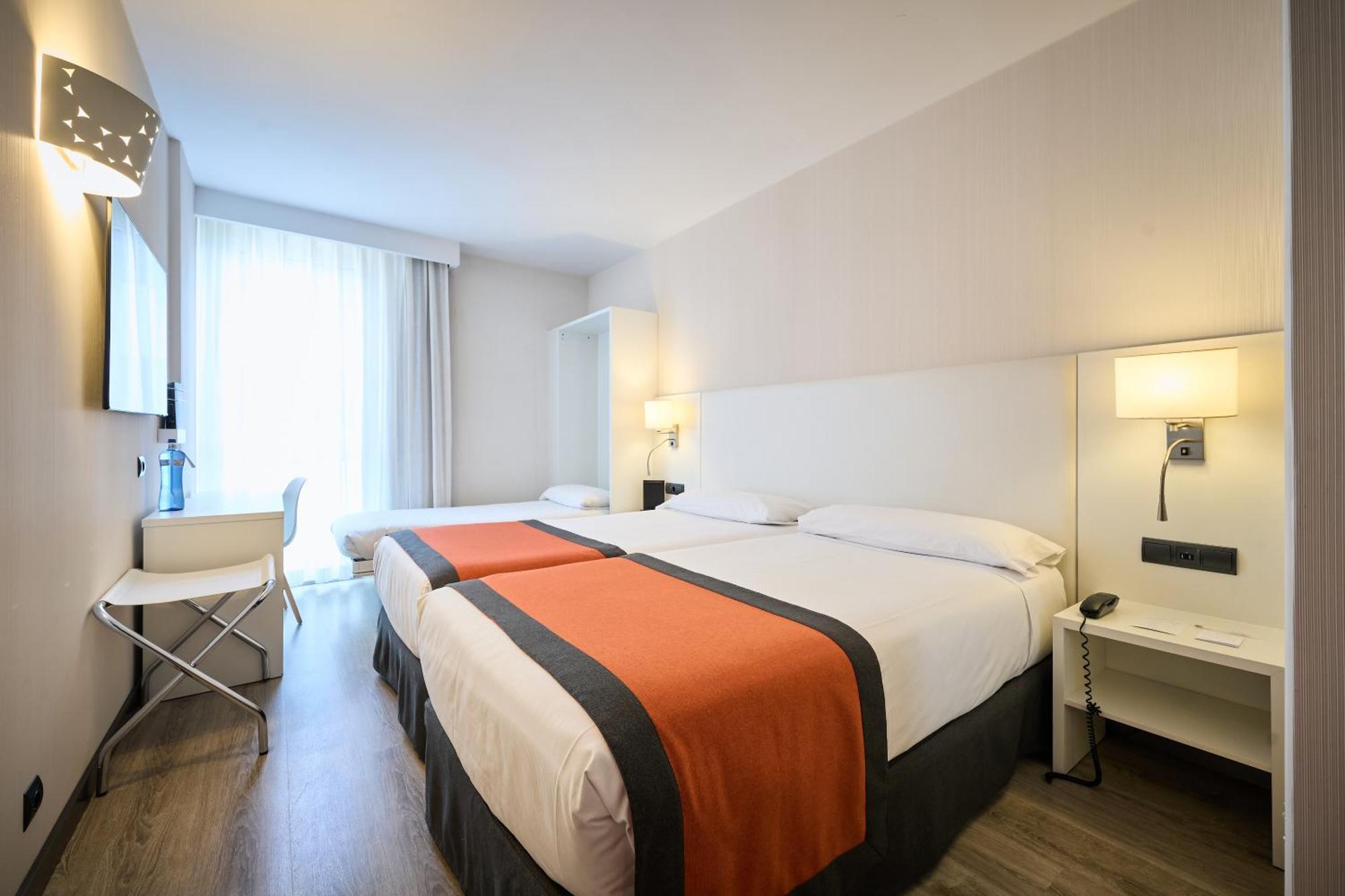 Catalonia Bristol Hotel Сан Андрес де ла Барка Стая снимка
