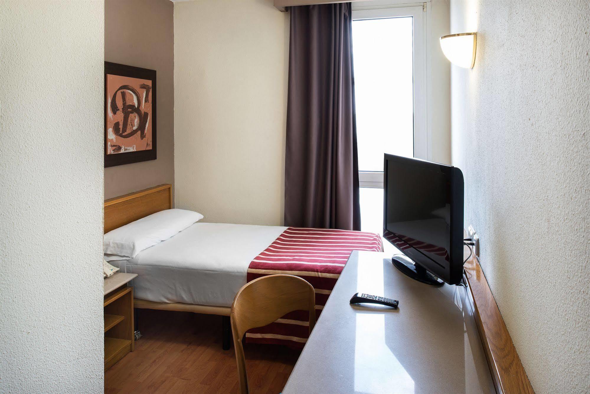 Catalonia Bristol Hotel Сан Андрес де ла Барка Екстериор снимка
