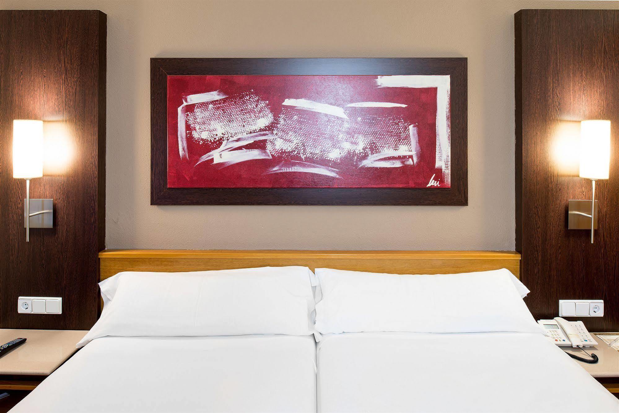 Catalonia Bristol Hotel Сан Андрес де ла Барка Екстериор снимка